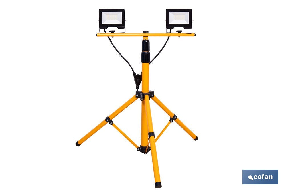 TRÍPODE TELESCÓPICO CON 2 PROYECTORES LED 2 X 20 W 6500 K 1,4 M