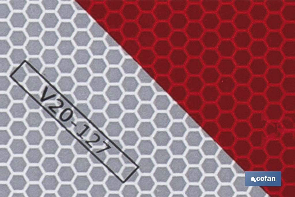 PANEL V20 CARGA SALIENTE 500 X 500 MM